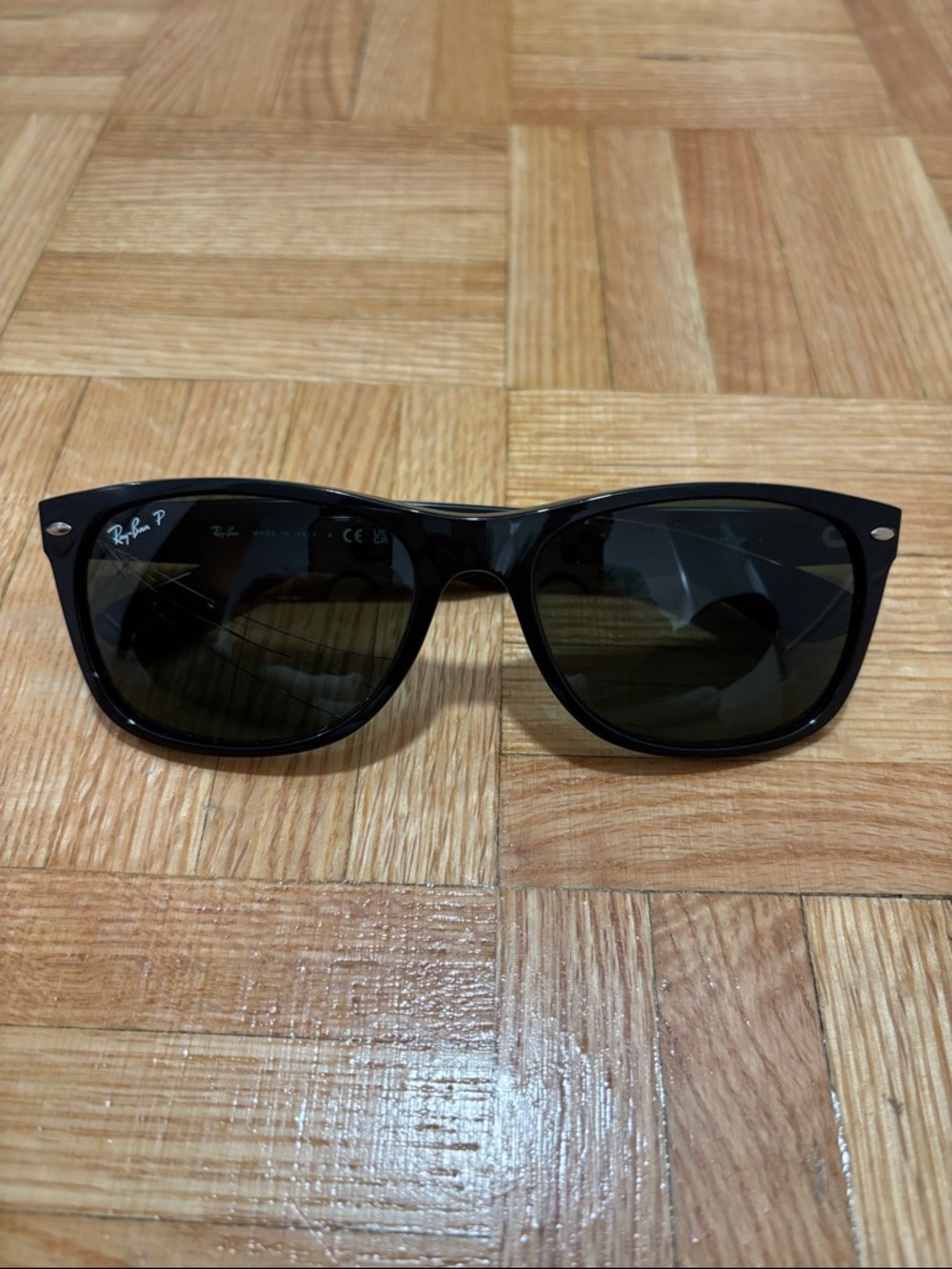 Ray-Ban Men’s Black Frame Dark Green Lenses Wayfarer Sunglasses